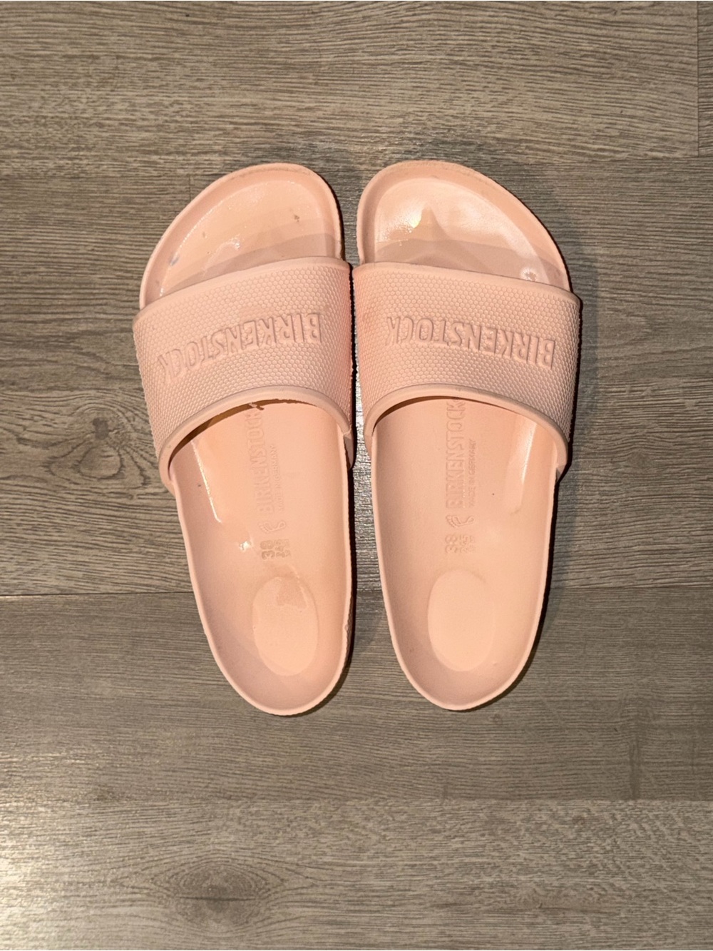 Birkenstock Women’s Slide Sandals in Pale Pink